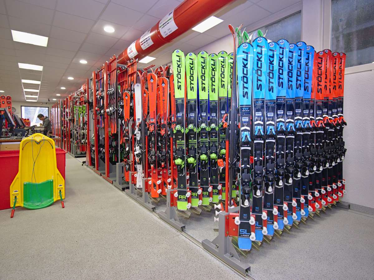 Rental shop, Ski Rental, Equipment hire, Base of the slopes Ski